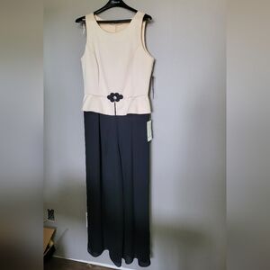Elegant Cream and Black Sleeveless Pantsuit Size 14